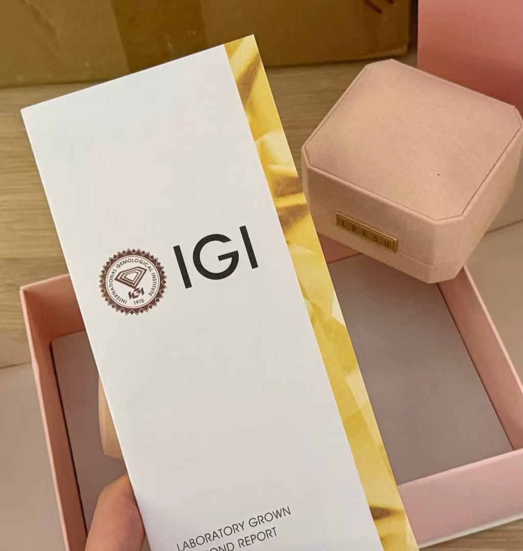 Lab Grown Square Diamond Ring in 18K Gold or PT950